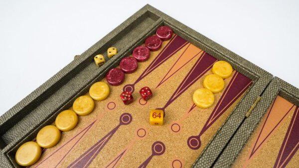 Magnetic Travel Backgammon – Contender - Image 4