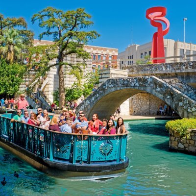 River-Walk-Blue-Barge-credit-visitsanantonio